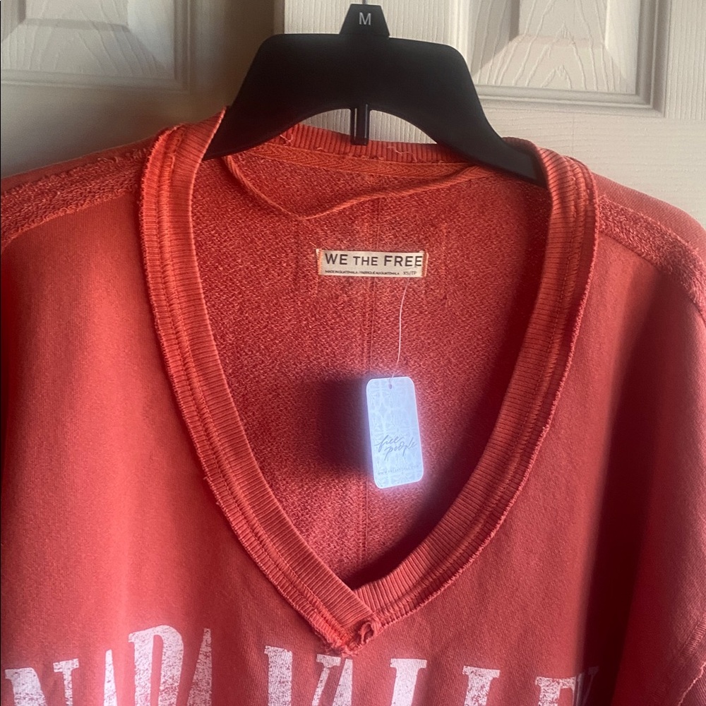 Free People NWT -WTF Venice Oversized NAPA Cotton Blend Vneck Graphic Sweatshirt - Picture 7 of 15